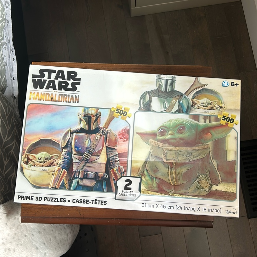 BRAND NEW- 2 set of Star Wars holographic 500 piece puzzles